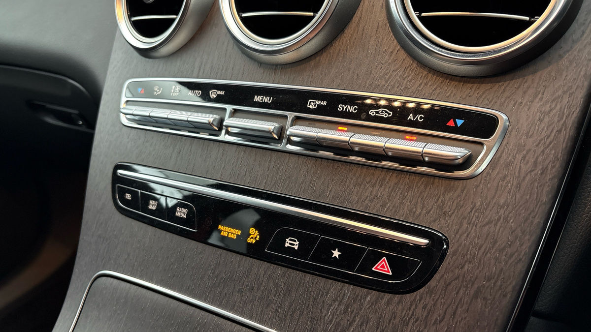Mercedes-Benz GLC Image 27