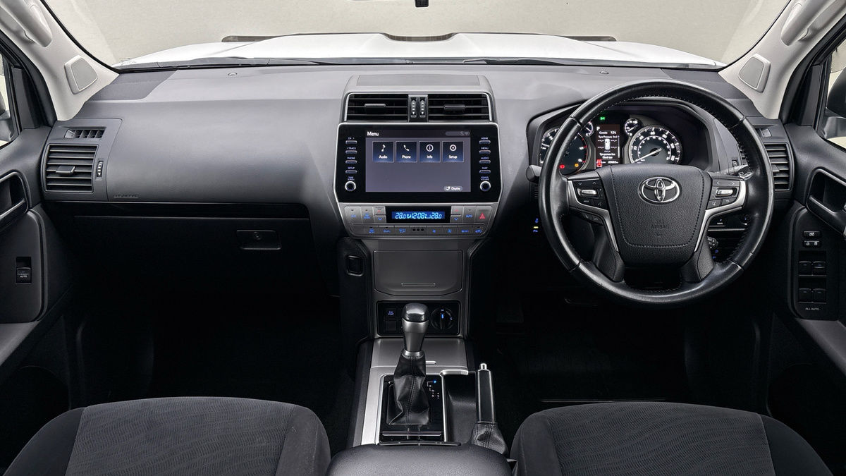 Toyota Land Cruiser Image 12