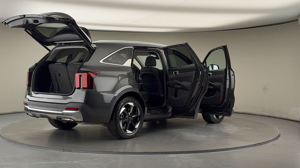 More views of Kia Sorento