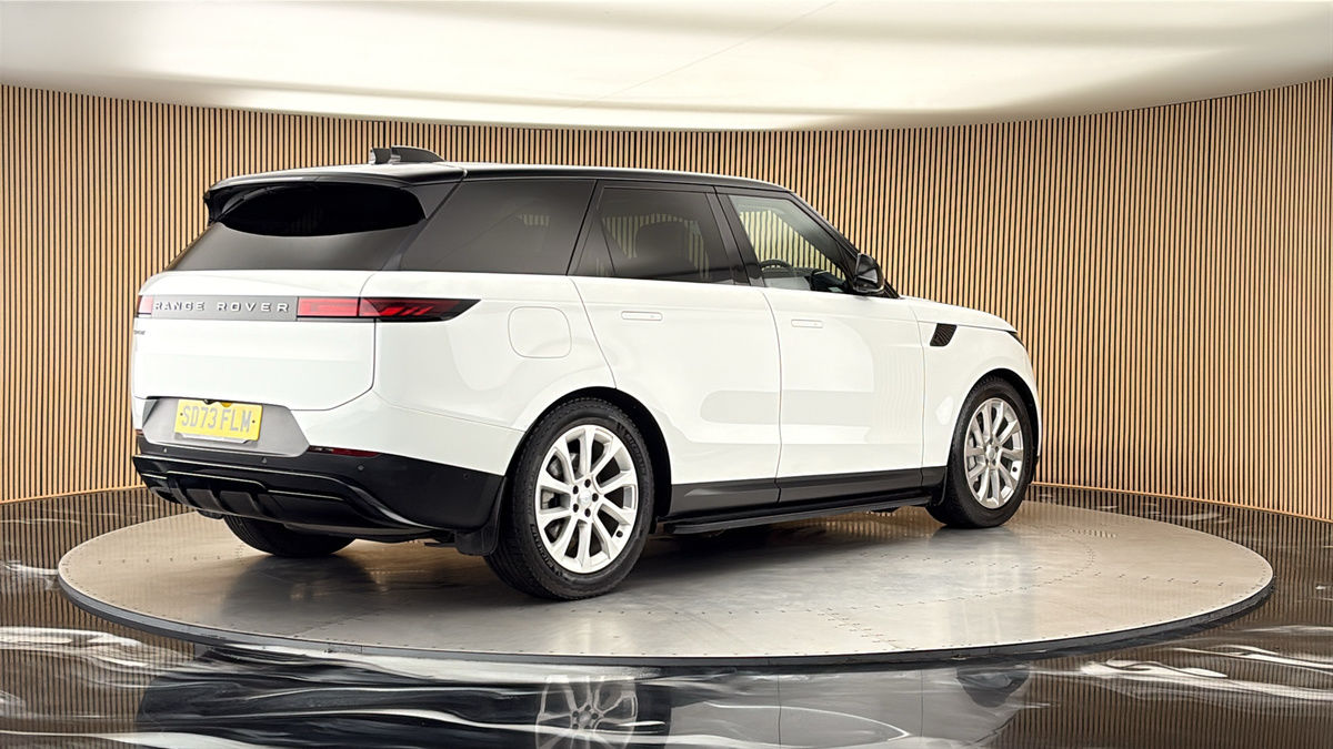 Land Rover Range Rover Sport Image 21