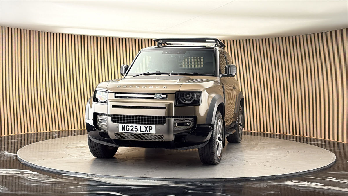More views of Land Rover Defender 90