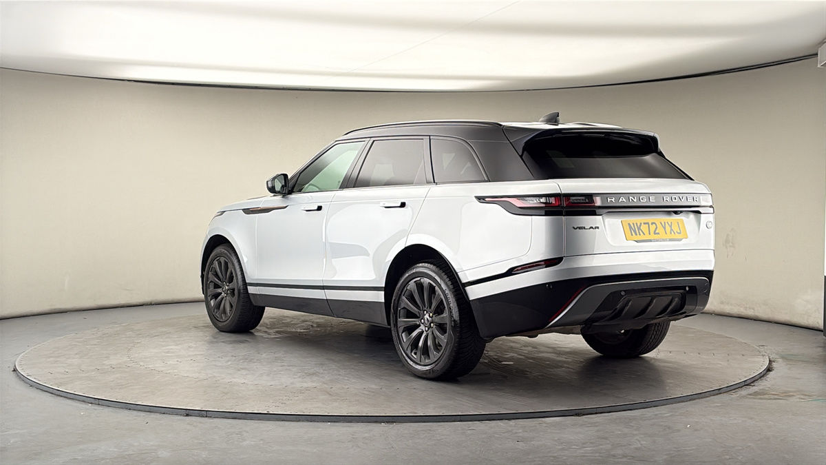 Land Rover Range Rover Velar Image 2