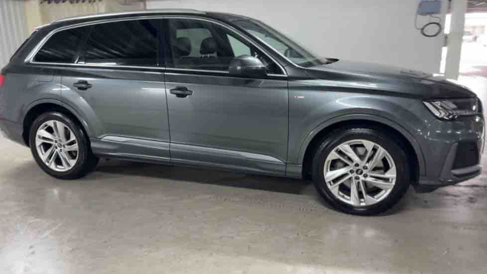 More views of Audi Q7