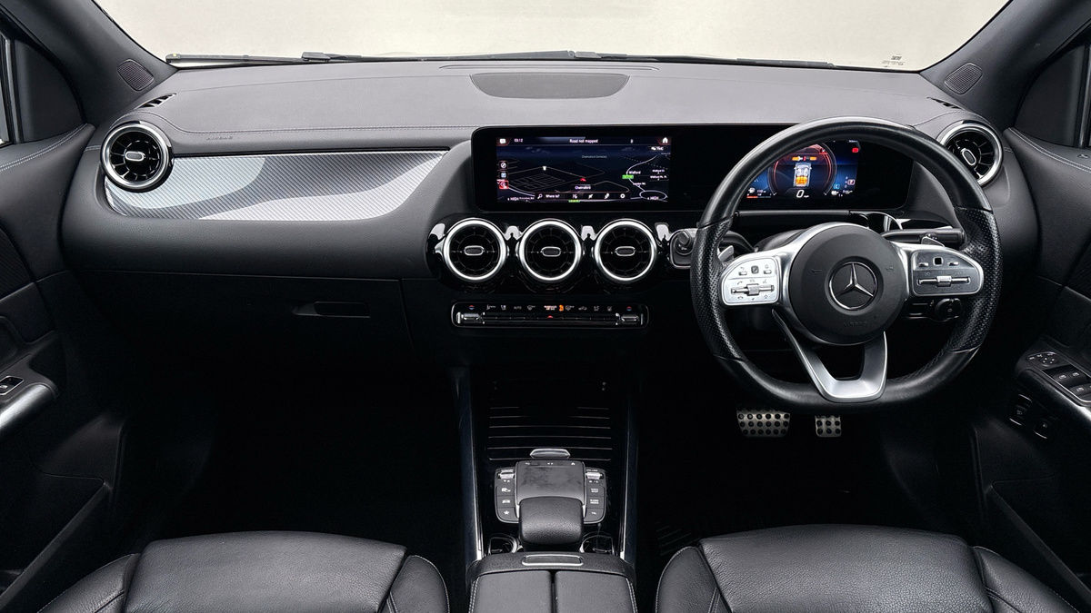 Mercedes-Benz GLA Image 12