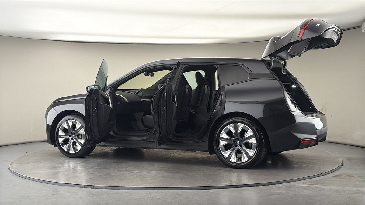 More views of BMW iX