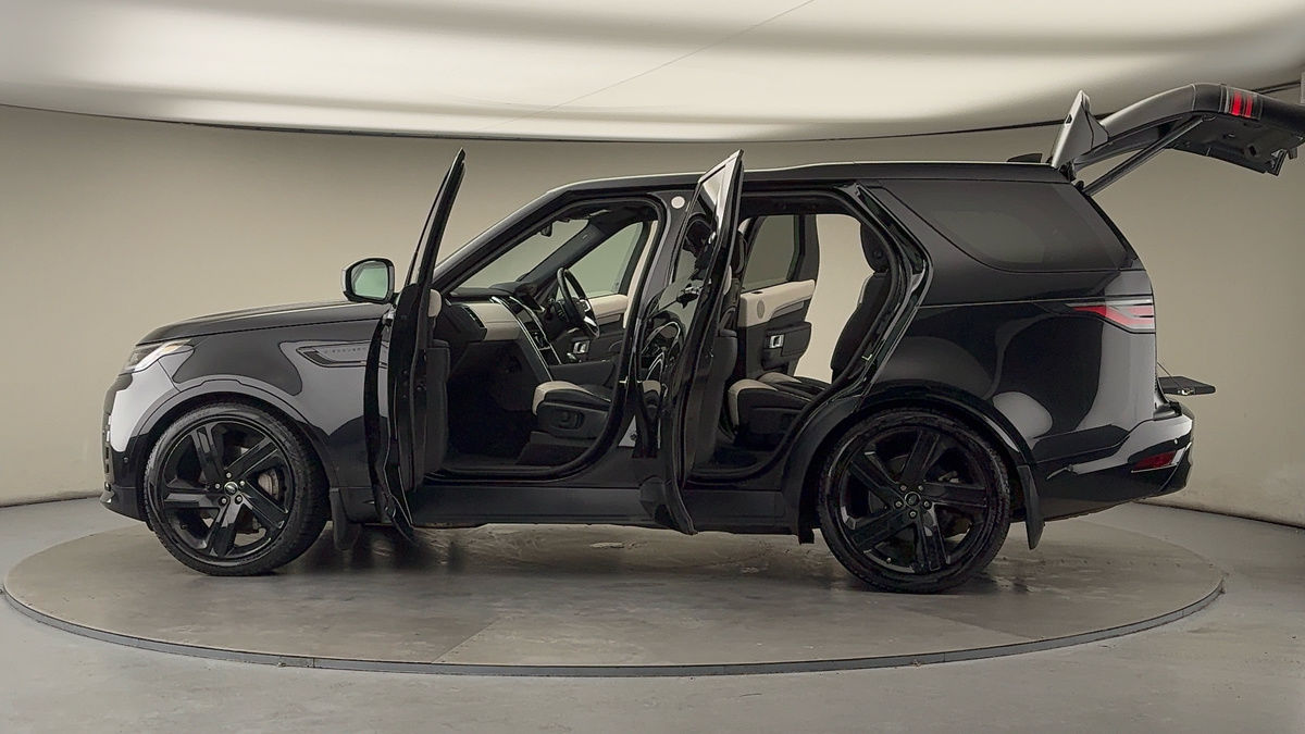 More views of Land Rover Discovery