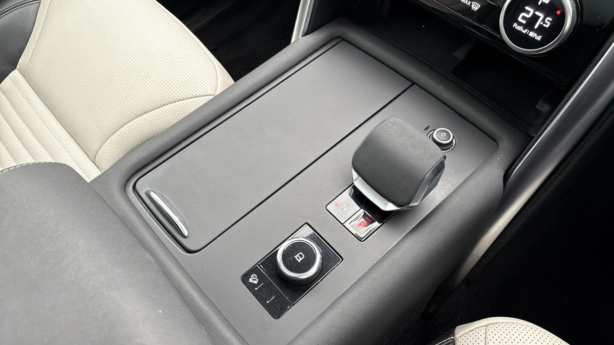Land Rover Discovery Image 18