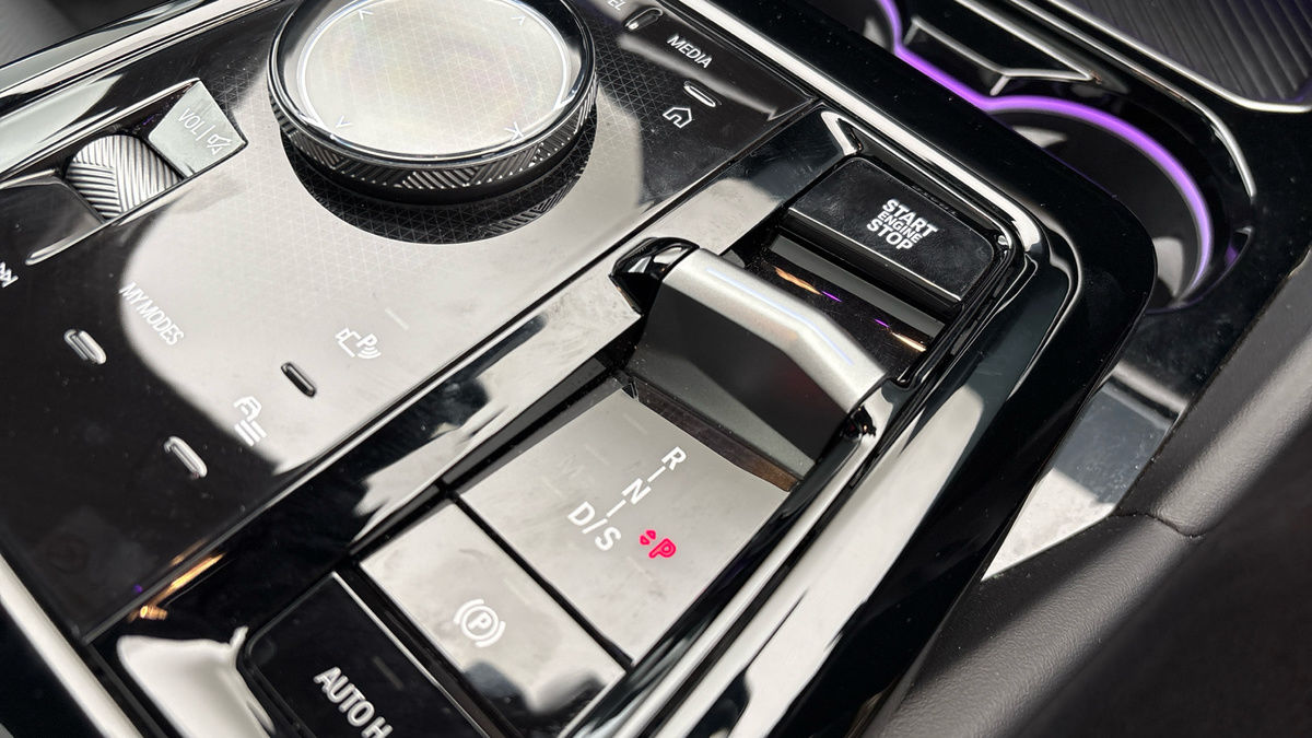 BMW 5 Series Image 31