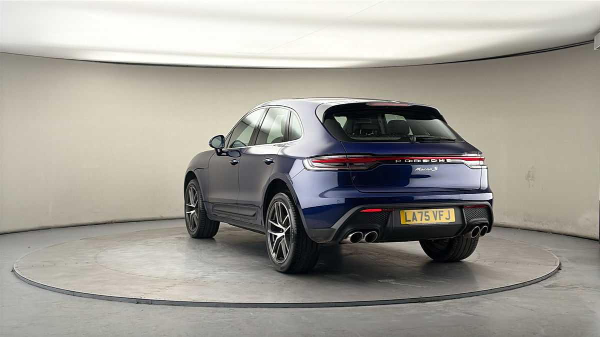 More views of Porsche Macan