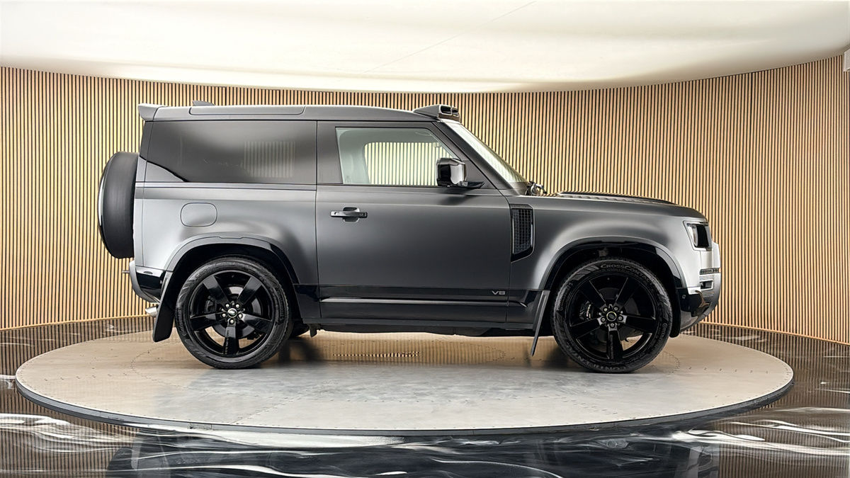 More views of Land Rover Defender 90