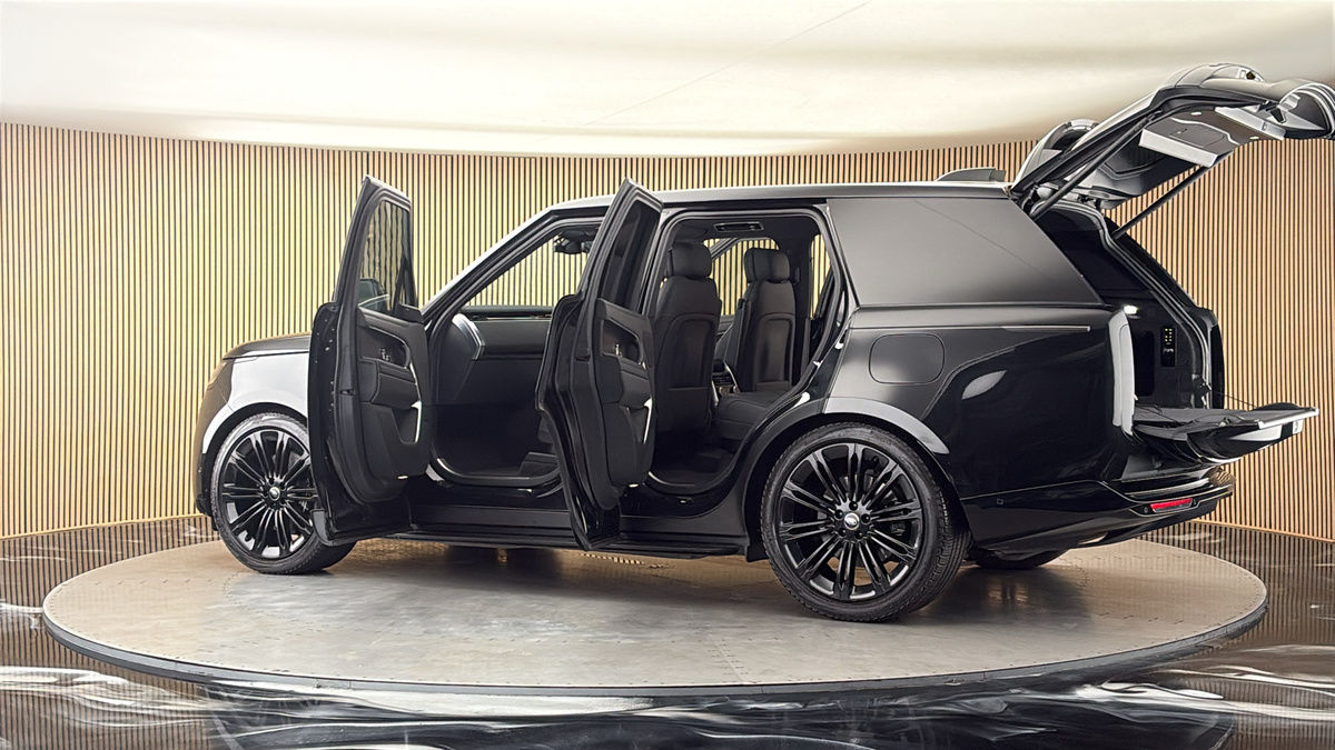 More views of Land Rover Range Rover