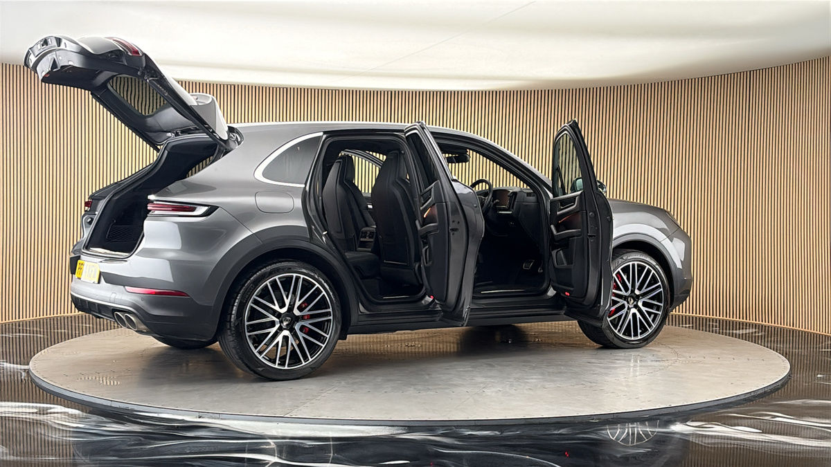 More views of Porsche Cayenne