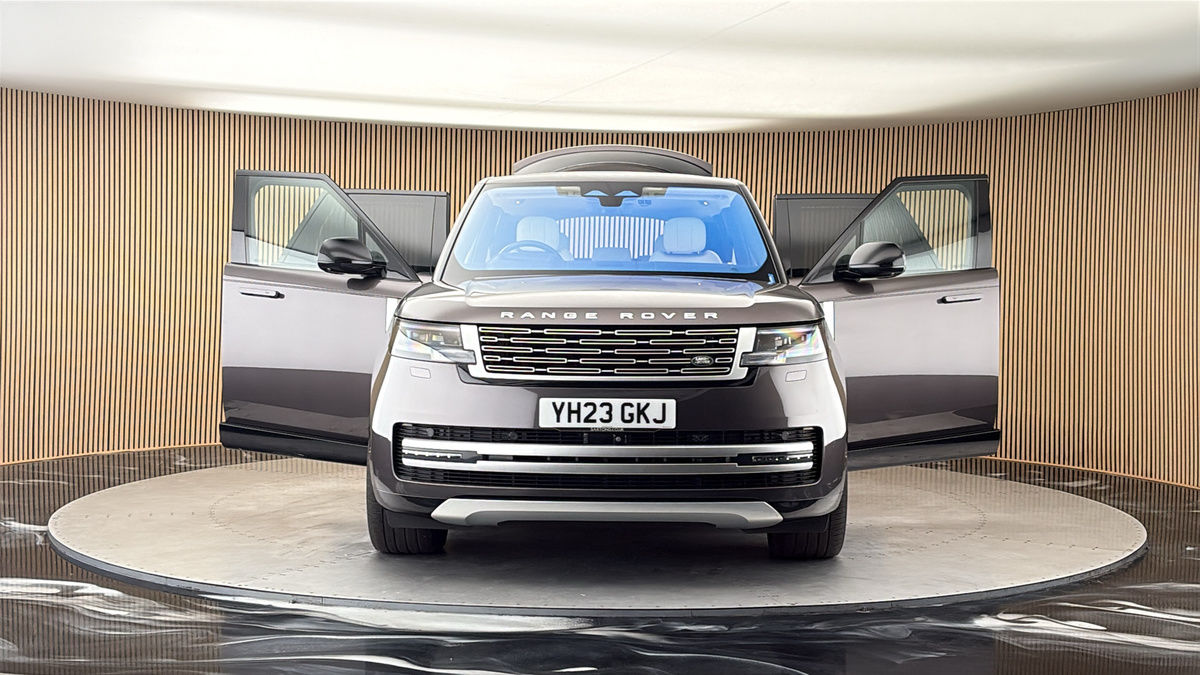 More views of Land Rover Range Rover