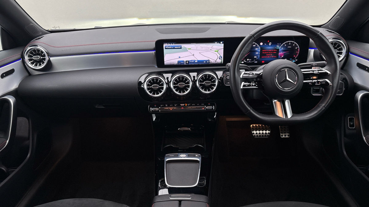 Mercedes-Benz CLA Image 12