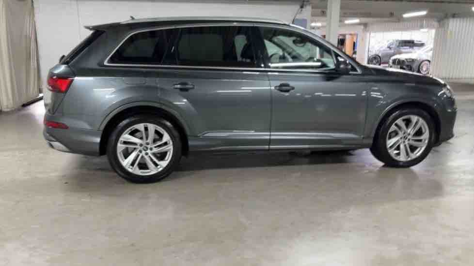 More views of Audi Q7