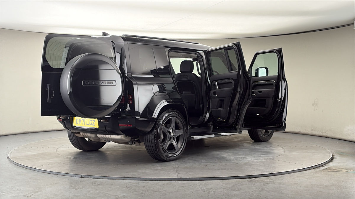 More views of Land Rover Defender 110