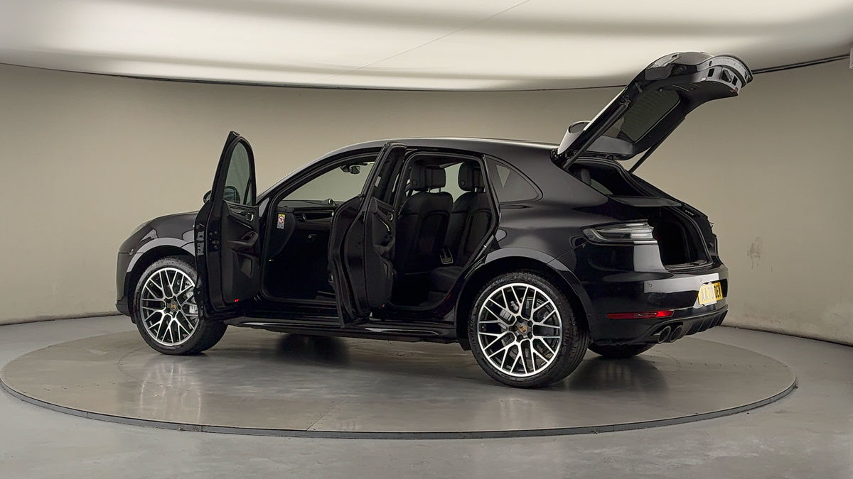 More views of Porsche Macan