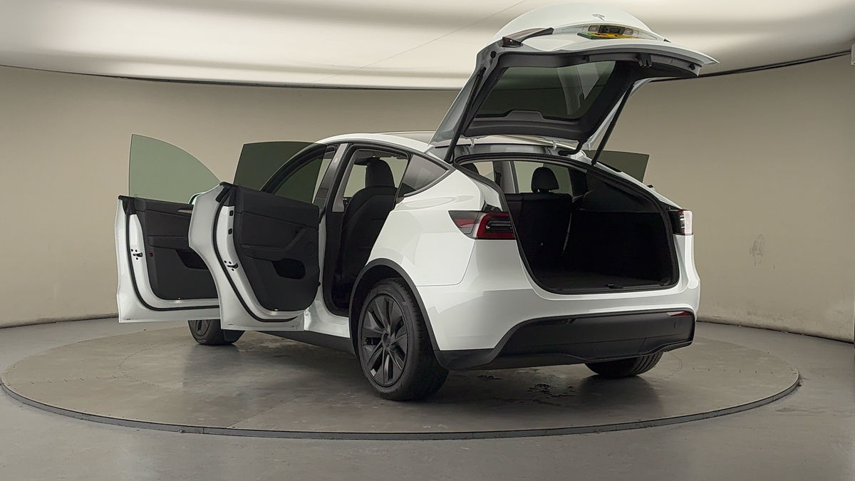 Tesla Model Y Image 23