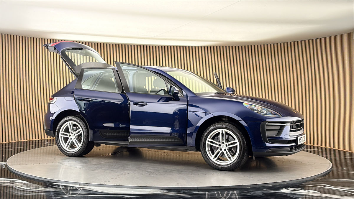 More views of Porsche Macan