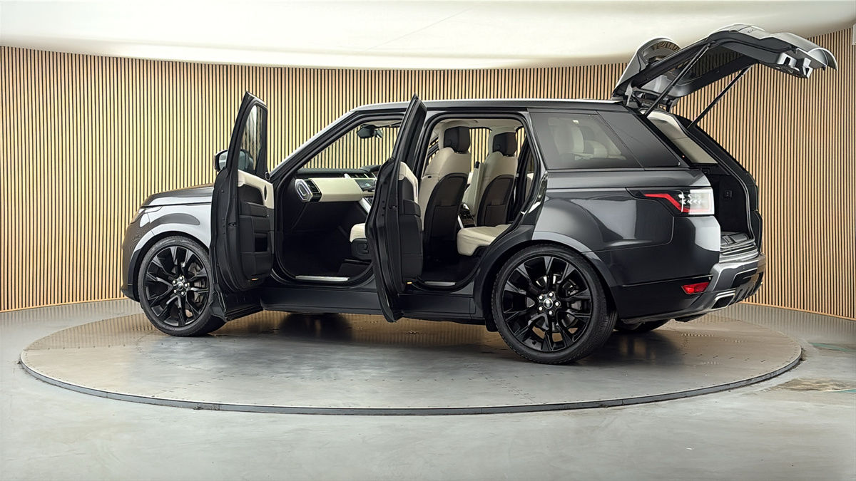 More views of Land Rover Range Rover Sport