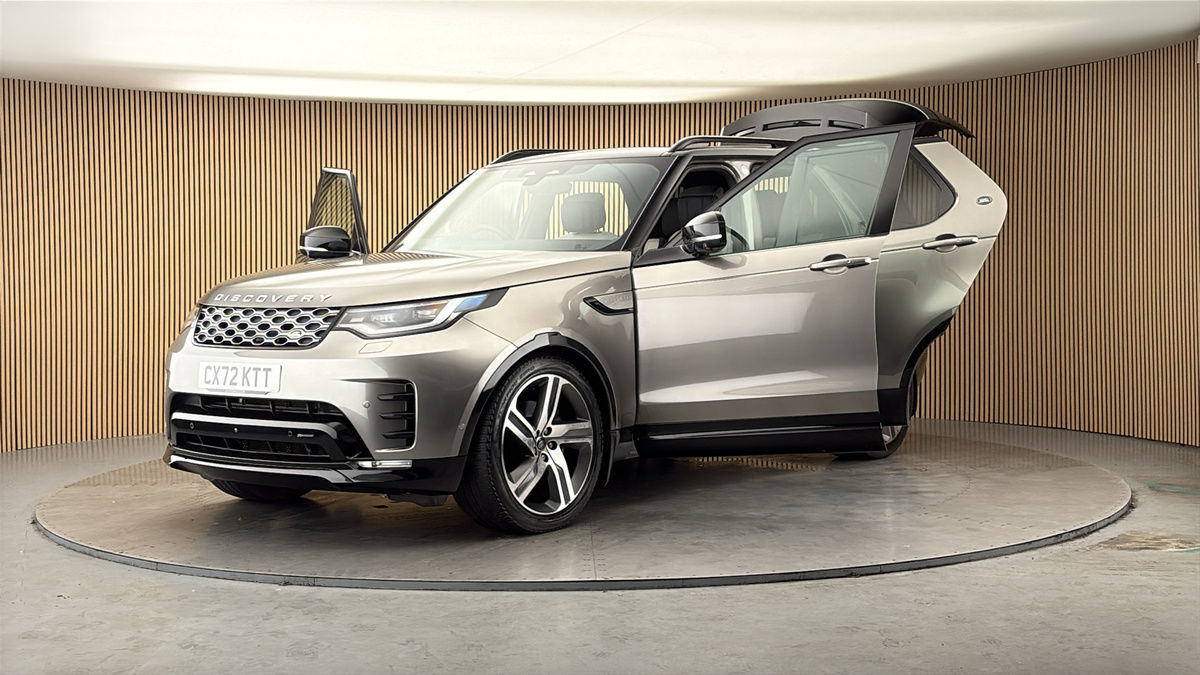 More views of Land Rover Discovery