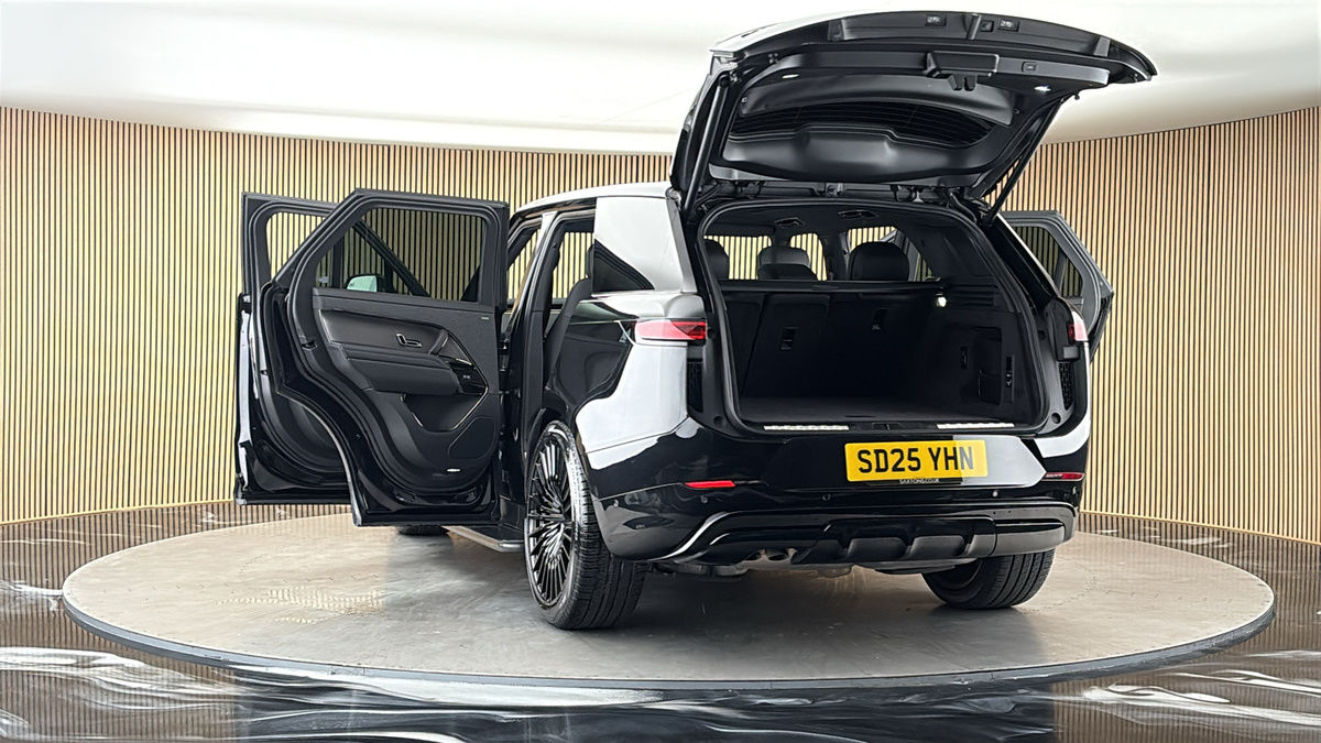 More views of Land Rover Range Rover Sport