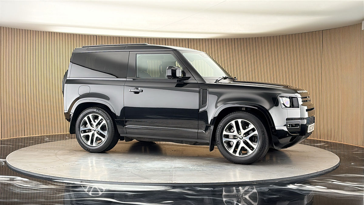 More views of Land Rover Defender 90