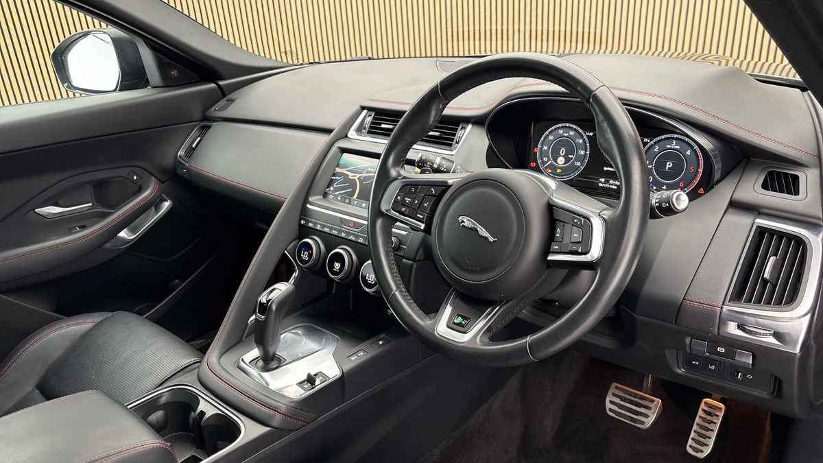 Jaguar E-PACE Image 5