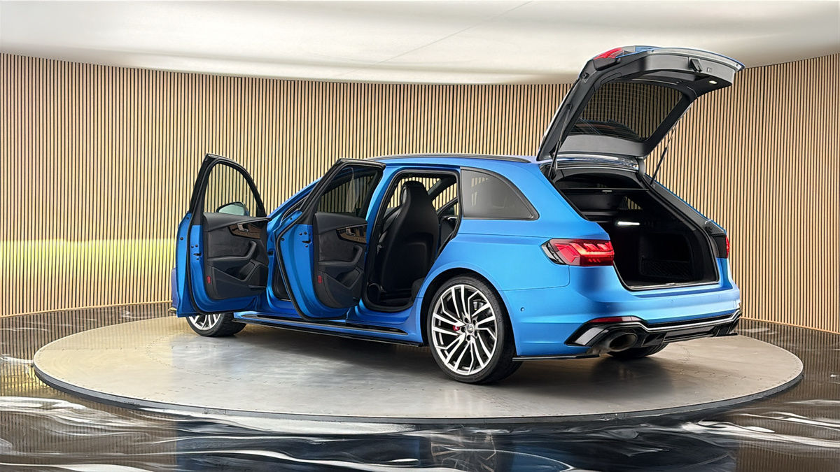 More views of Audi RS4 Avant