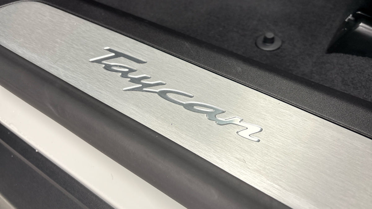 Porsche Taycan Image 26