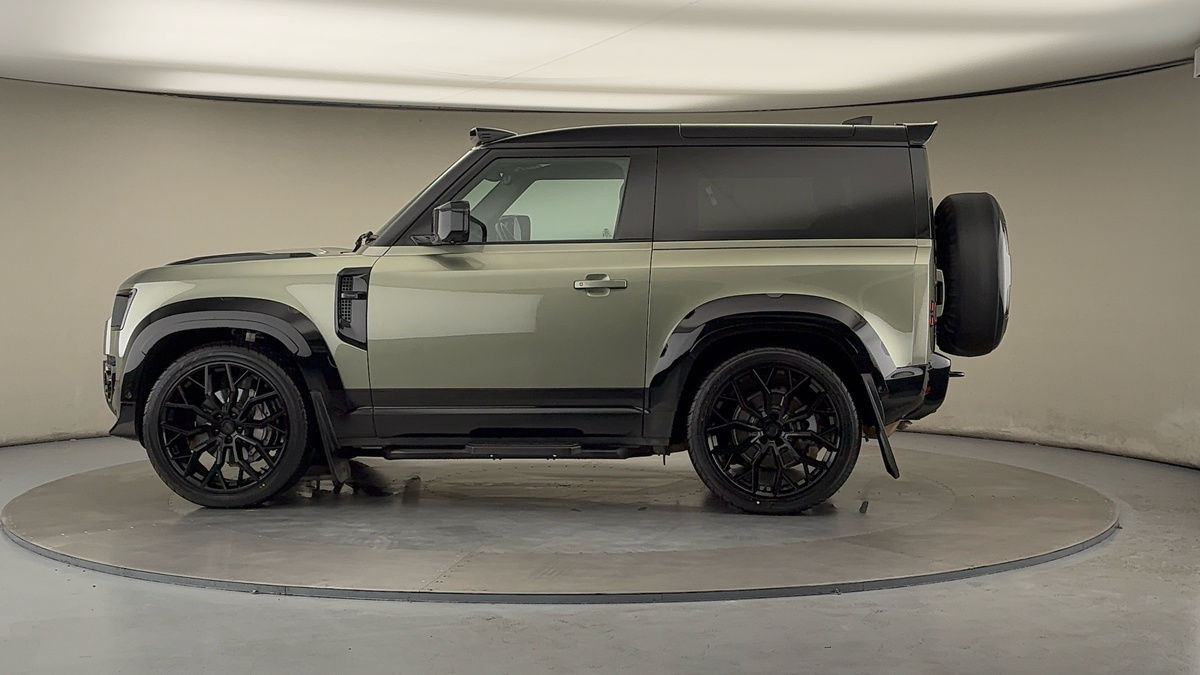 More views of Land Rover Defender 90