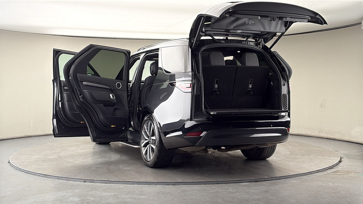 More views of Land Rover Discovery