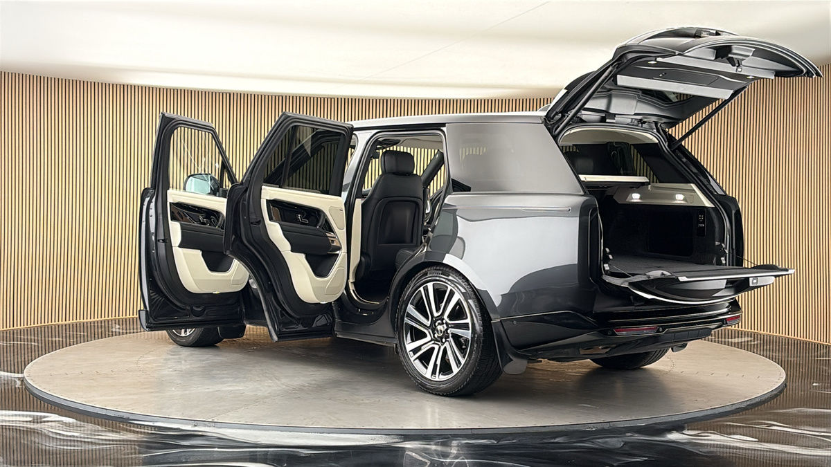 More views of Land Rover Range Rover