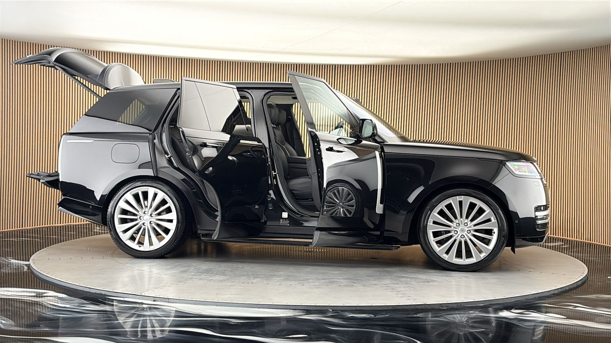 More views of Land Rover Range Rover