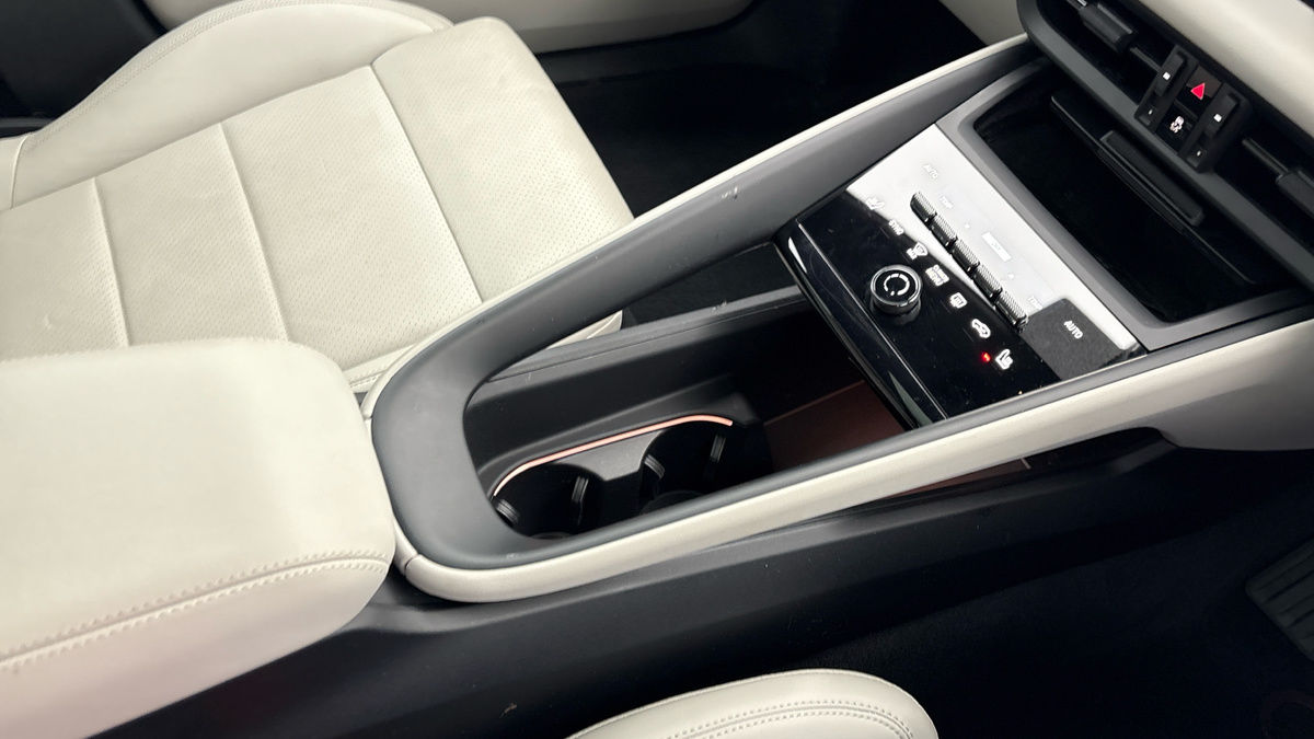 Porsche Macan Image 19