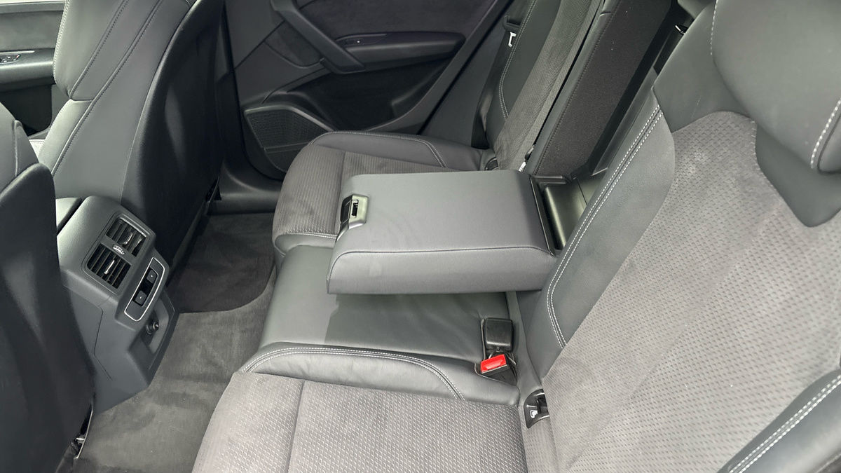 Audi Q5 Image 9
