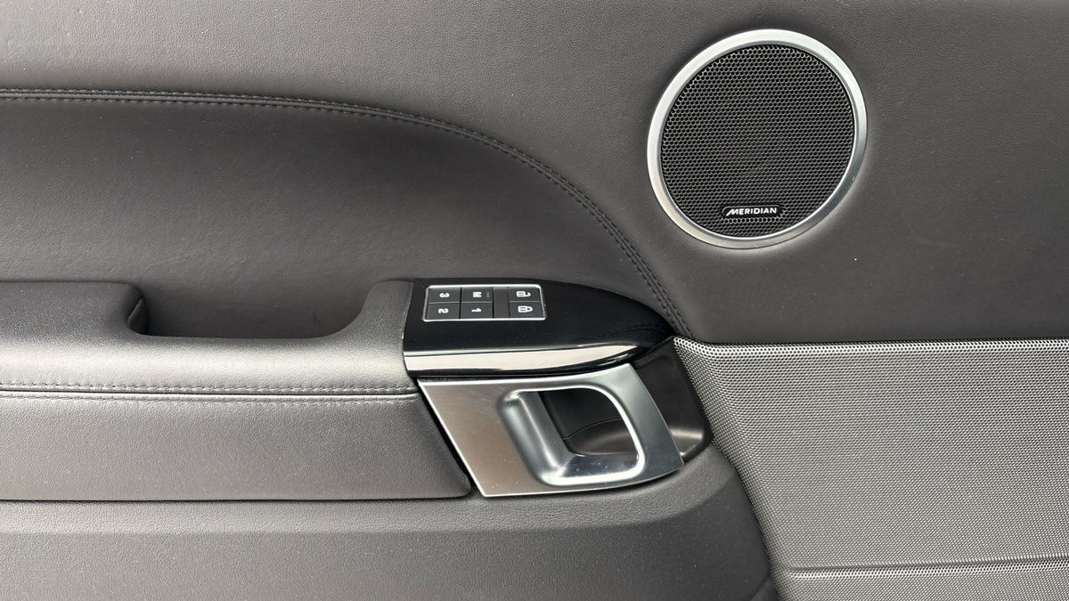 Land Rover Range Rover Sport Image 19