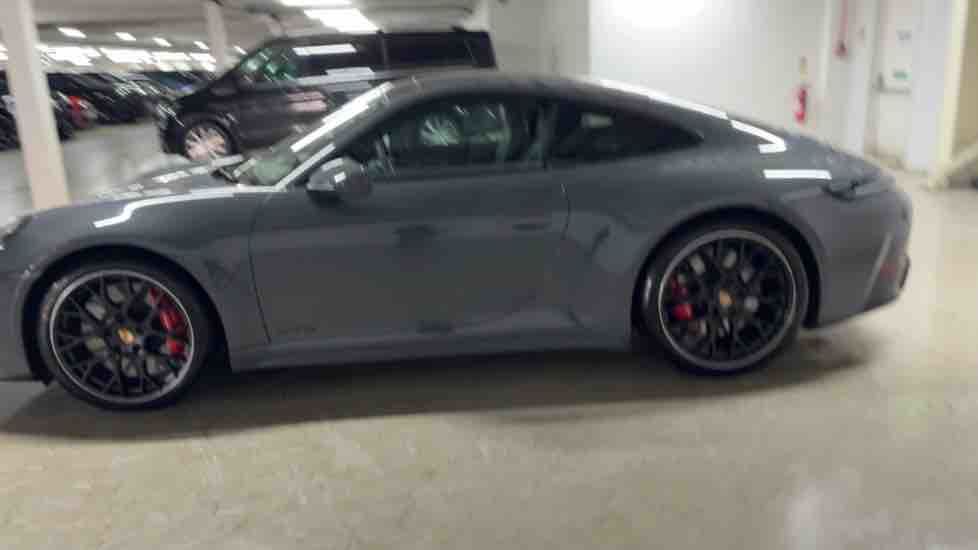 More views of Porsche 911
