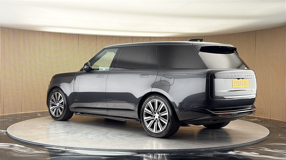 More views of Land Rover Range Rover