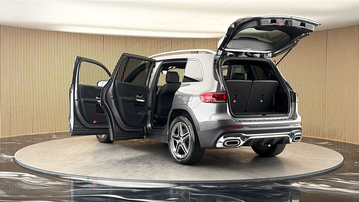Mercedes-Benz GLB Image 23