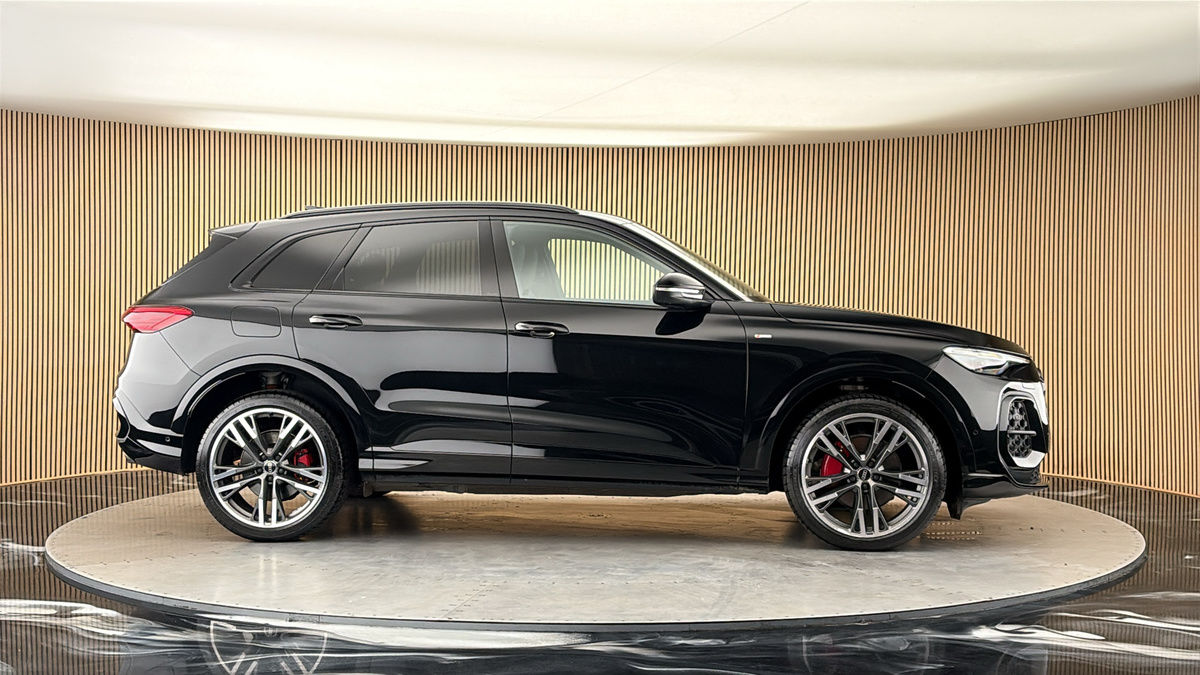 More views of Audi Q5