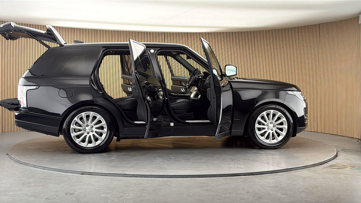 More views of Land Rover Range Rover