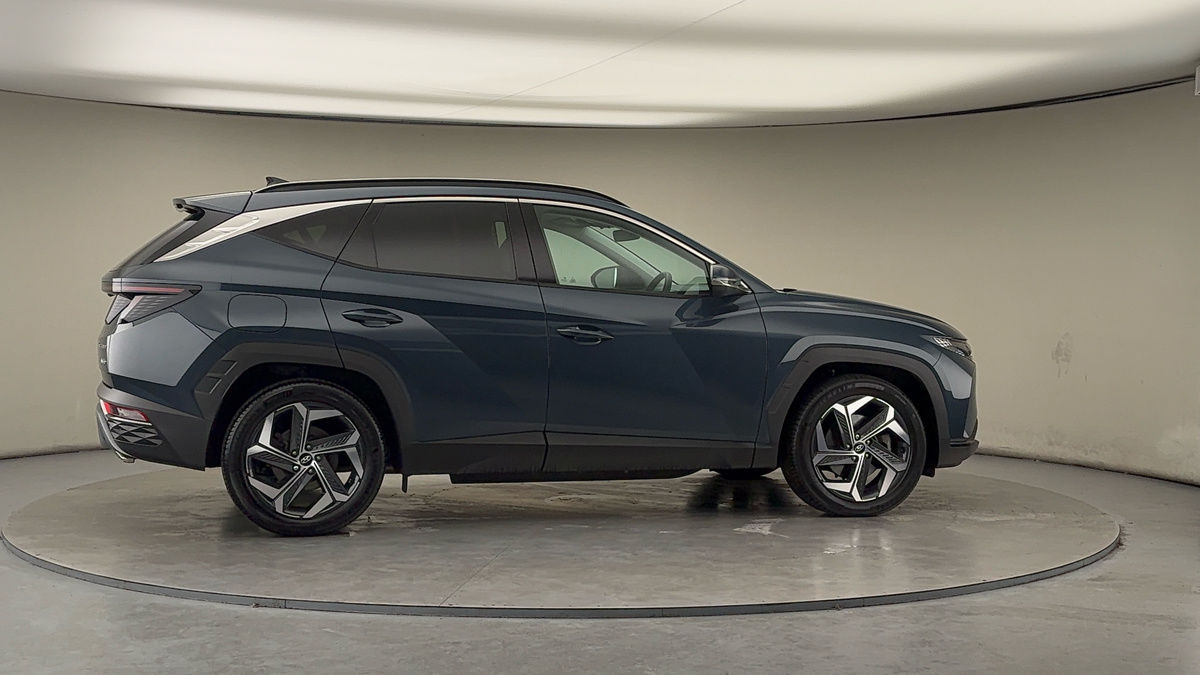 More views of Hyundai TUCSONix35