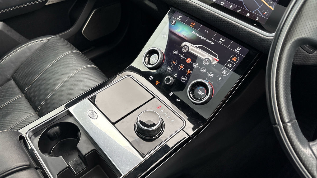 Land Rover Range Rover Velar Image 18