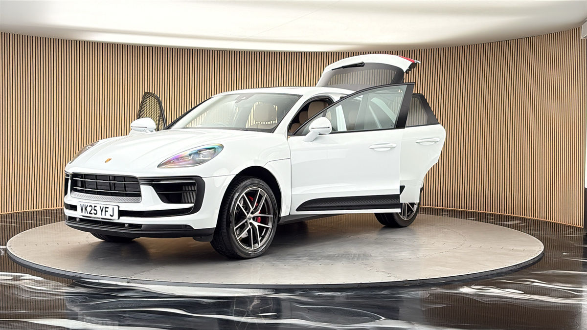 More views of Porsche Macan