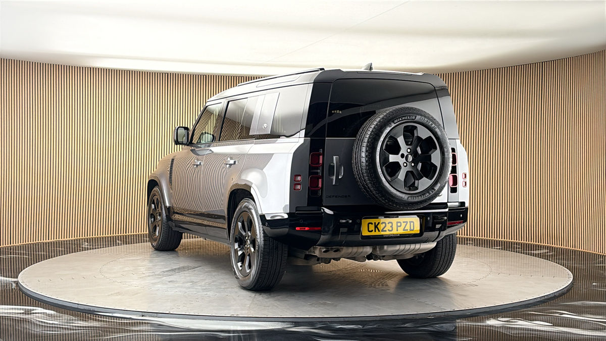 More views of Land Rover Defender 110