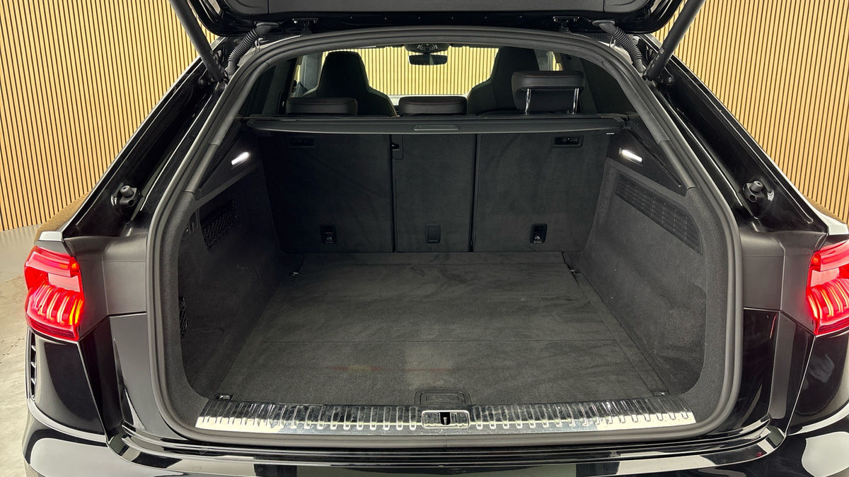 Audi RSQ8 Image 11