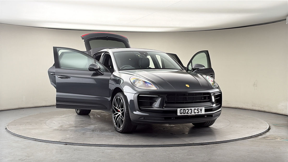 More views of Porsche Macan