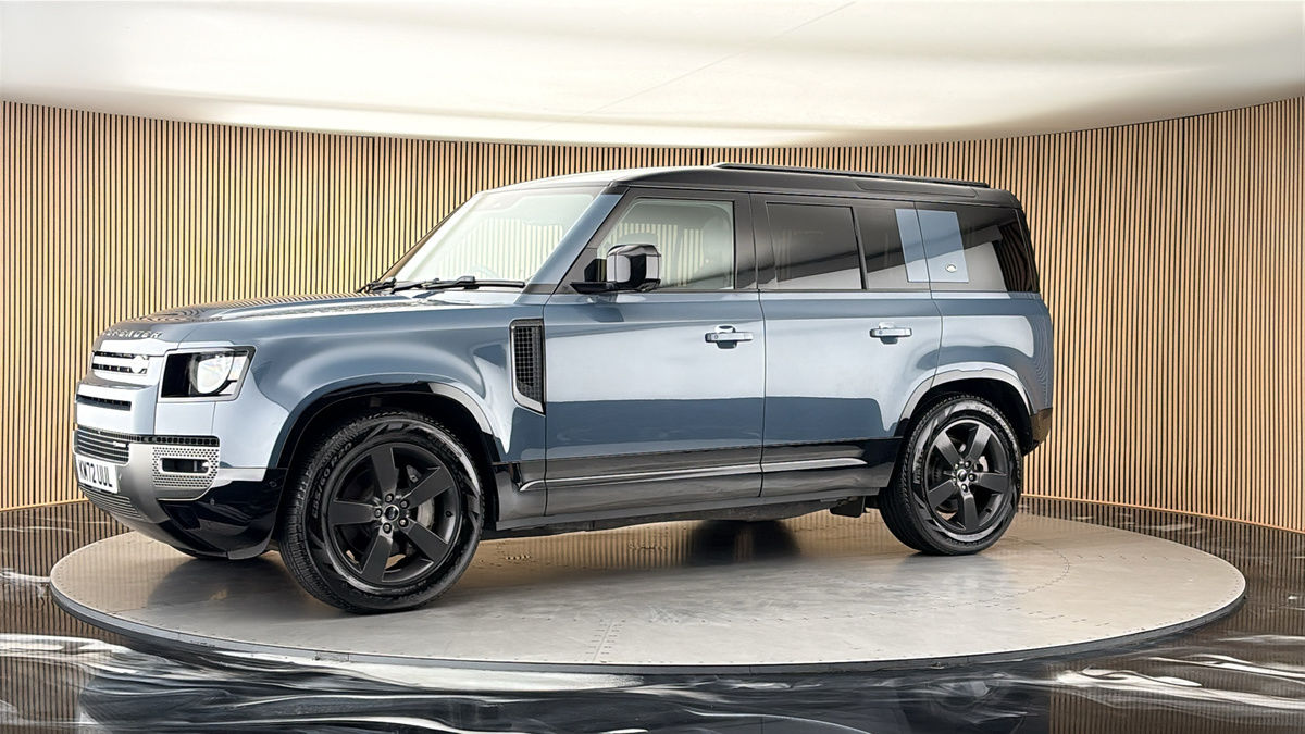 More views of Land Rover Defender 110