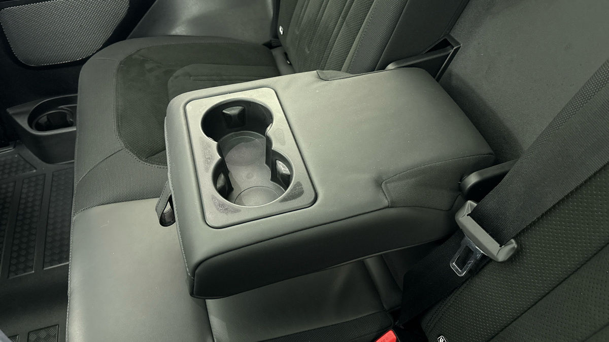 Land Rover Defender 90 Image 9